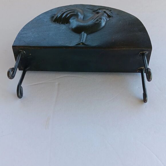 Farmhouse Imprinted Rooster Primitive Metal Napkin Holder w/Toile Napkins - Picture 12 of 16